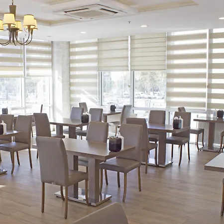 Sarissa מלון 4*